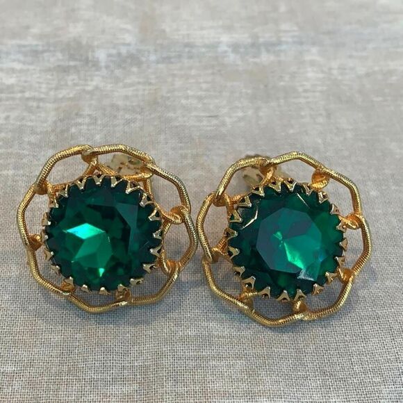 Stunning Large Emerald Green clip earrings, Vintage - Picture 1 of 2